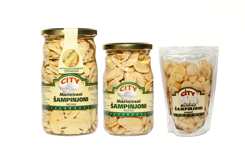 Champignons marinated sliced